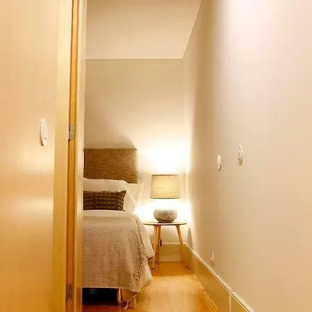 Almada Brook Апартаменты Порту